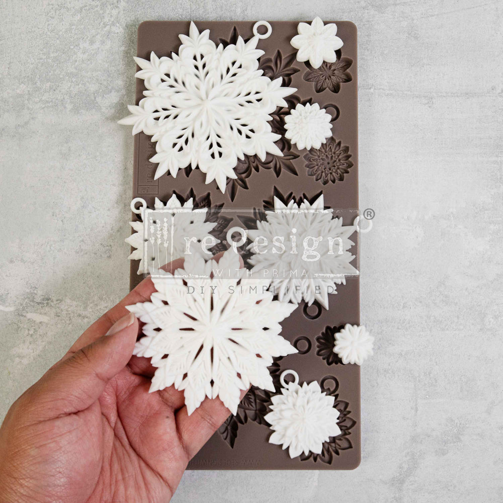 Re-Design with Prima PAPERCRAFT CHARMS Snowflakes Christmas Moulds - Food Safe Heat Resistant Resin 5X10 #670405